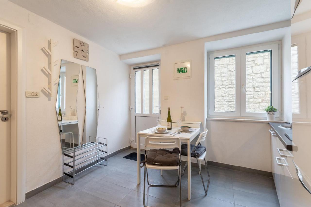Apartments Sonja Pucisca Extérieur photo