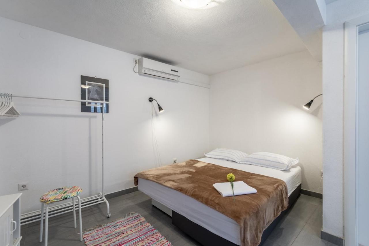 Apartments Sonja Pucisca Extérieur photo