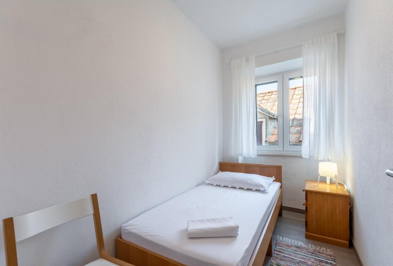 Apartments Sonja Pucisca Extérieur photo
