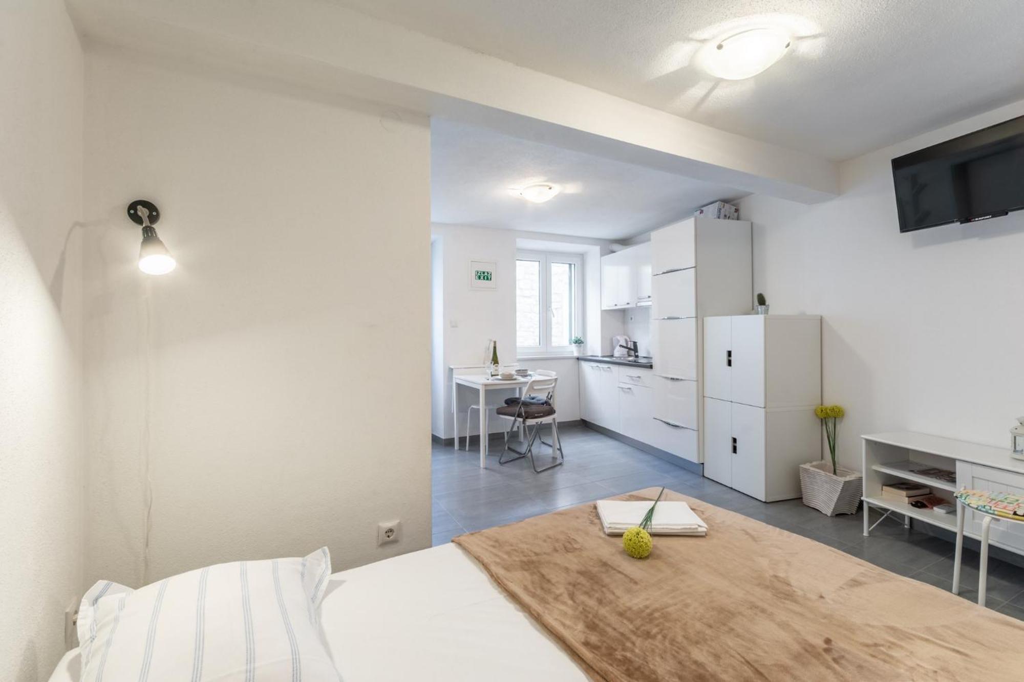 Apartments Sonja Pucisca Chambre photo