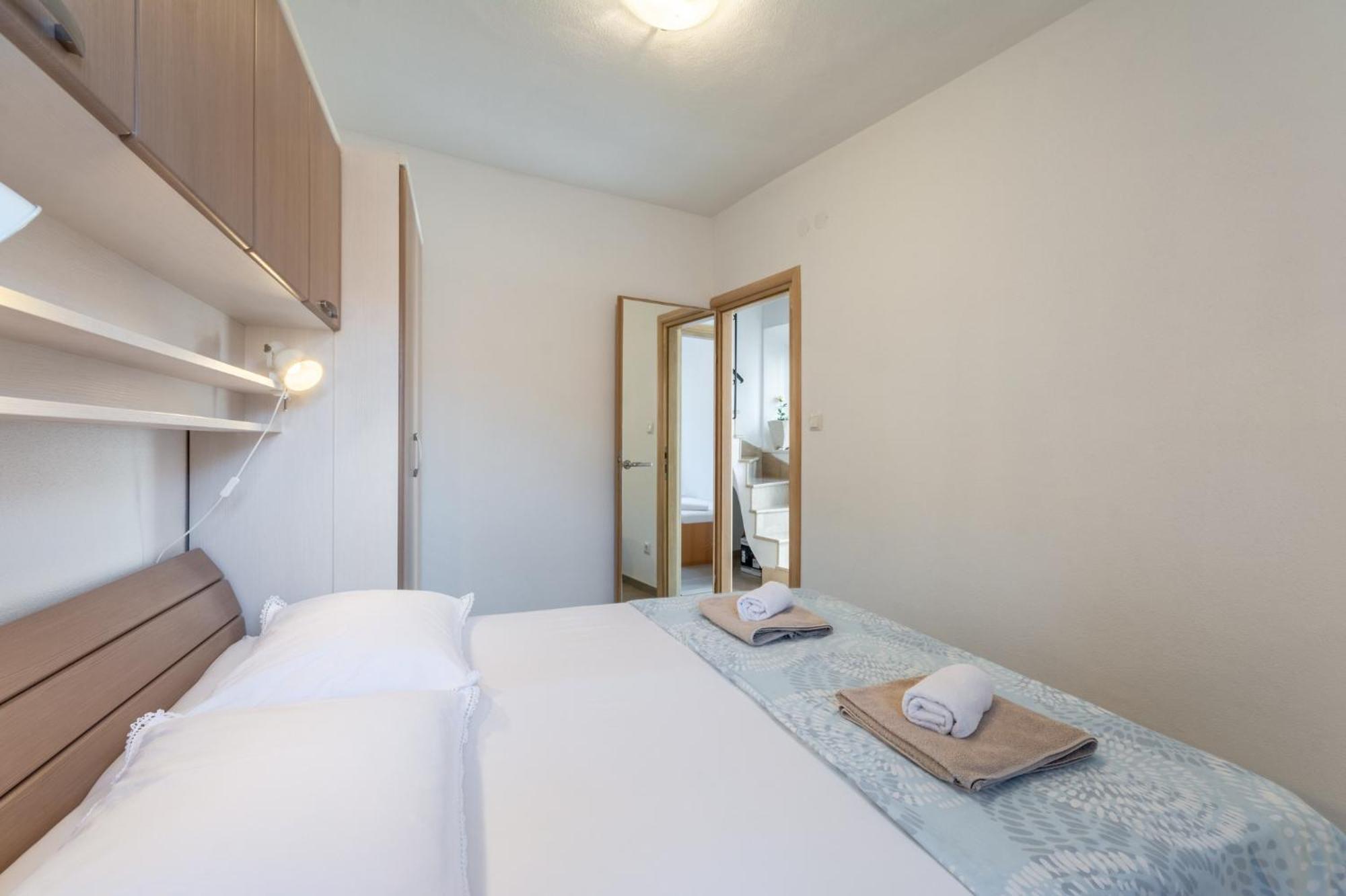 Apartments Sonja Pucisca Chambre photo